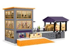 Lionel 2229220 O Gauge Grim's Repo Depot Transfer Station (Plug-Expand-Play)