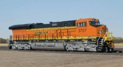 ScaleTrains Rivet 33625 N Scale GE ET44 Tier 4 Diesel "Heritage III" BNSF 3740