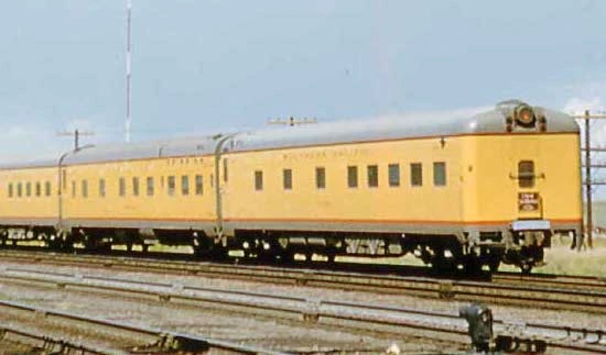 Walthers Proto 920-18920 HO Scale PS 10-6 Sleeper With Blunt End Southern Pacific Yellow SP 9040